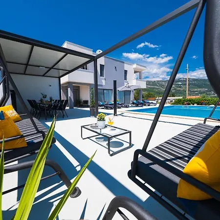 Villa Sky - Heating Pool Kaštel Novi
