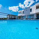 Sky - Heating Pool Kastel Novi