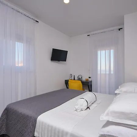 Villa Sky - Heating Pool Kastel Novi