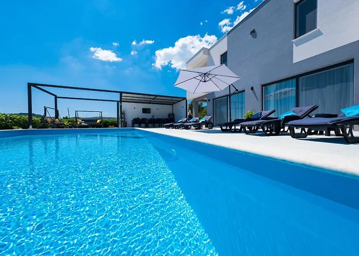 Sky - Heating Pool Villa