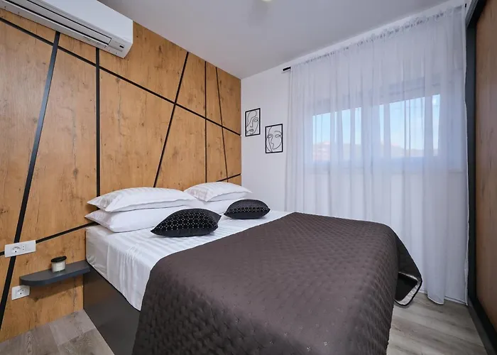 Sky - Heating Pool Villa Kaštel Novi